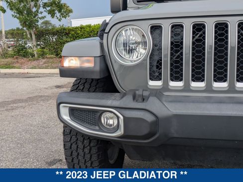 Used 2023 Jeep Gladiator Overland AWD/4WD image 10