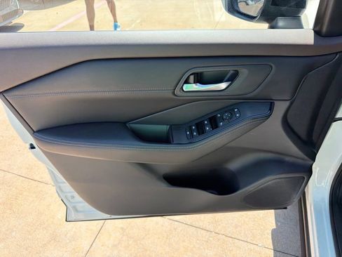 Used 2023 Nissan Rogue SV w/ SV Premium B Package AWD/4WD image 12