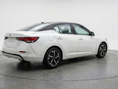 Used 2025 Nissan Sentra SV image 9