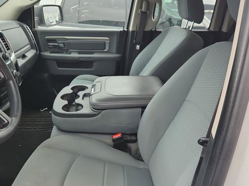 Used 2019 RAM 1500 Classic SLT AWD/4WD image 10