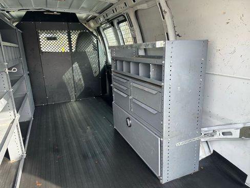 Used 2015 Chevrolet Express 2500 image 27