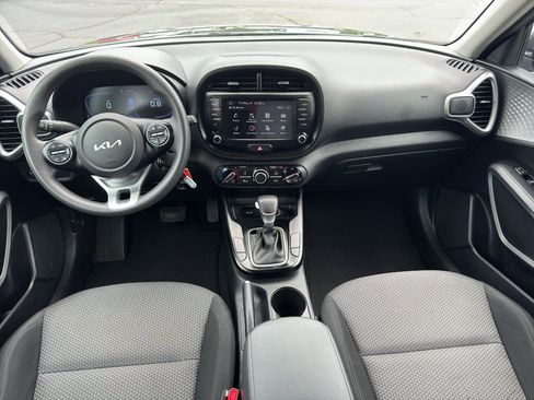 Used 2024 Kia Soul LX w/ Option Group 015 FWD image 10