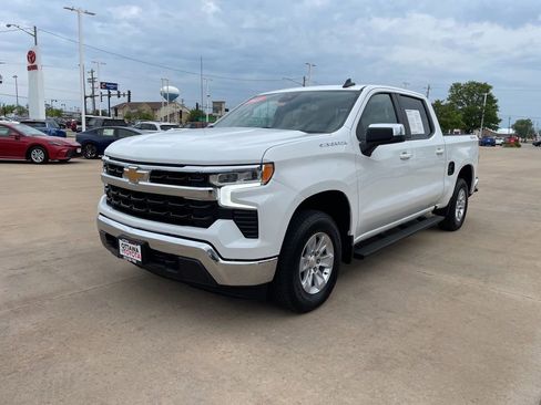 Used 2023 Chevrolet Silverado 1500 LT w/ Protection Package AWD/4WD image 2