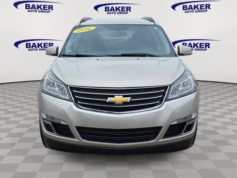 Used 2016 Chevrolet Traverse LT FWD image 2