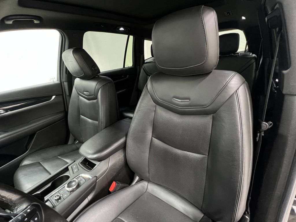 Used 2020 Cadillac XT6 Premium Luxury AWD/4WD image 14