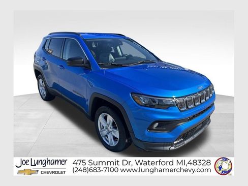 Used 2022 Jeep Compass Latitude w/ Convenience Group AWD/4WD image 1