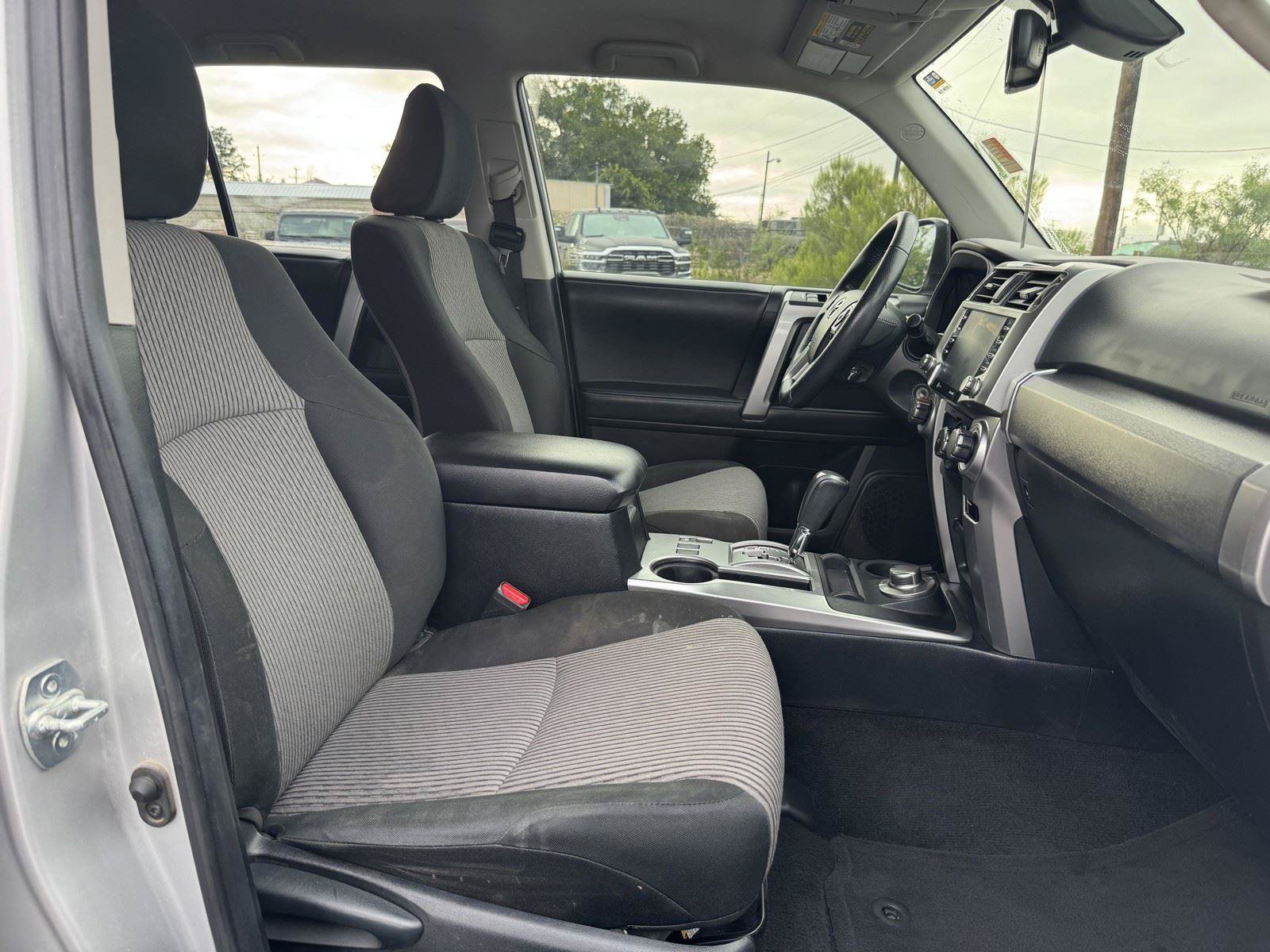 Used 2021 Toyota 4Runner SR5 AWD/4WD image 40
