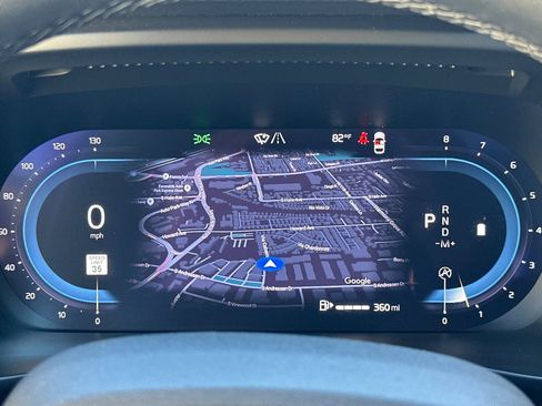 Certified 2023 Volvo XC40 B5 Plus image 32