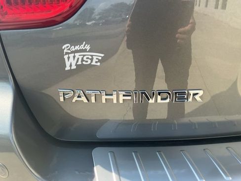 Used 2020 Nissan Pathfinder S AWD/4WD image 31