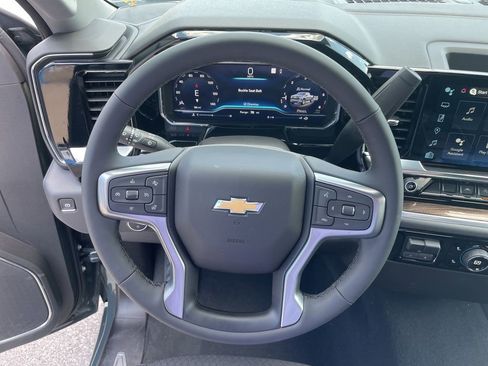 Used 2025 Chevrolet Silverado 1500 LT AWD/4WD image 12