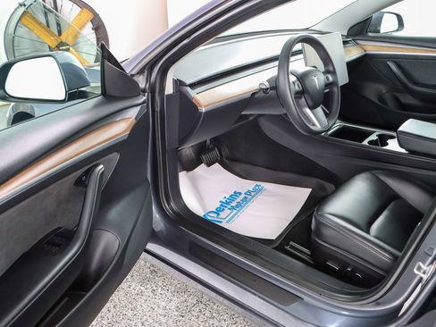 Used 2022 Tesla Model 3 Long Range image 3