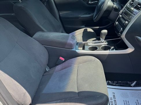 Used 2014 Nissan Altima 2.5 S w/ Sport Value Package image 10