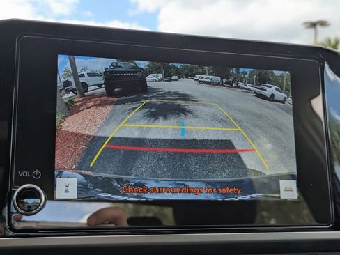 Used 2025 Toyota Camry SE image 22