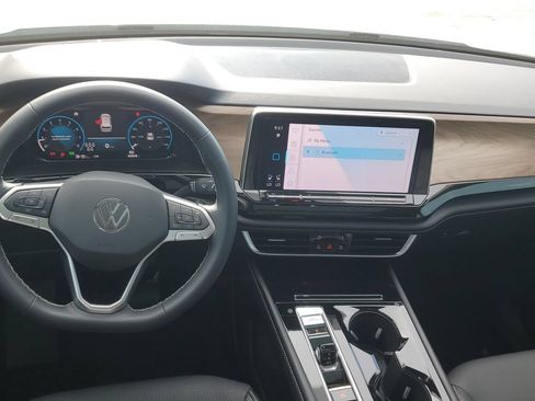 Certified 2024 Volkswagen Atlas SE w/ Panoramic Sunroof Package FWD image 21
