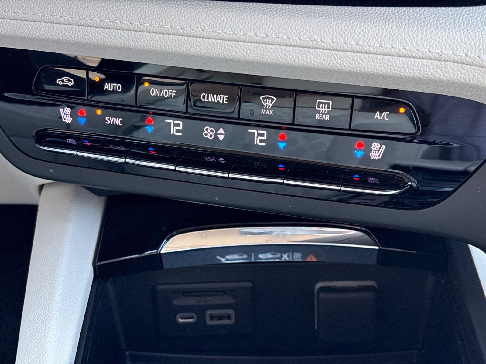 Used 2023 Buick Envision Avenir FWD image 30