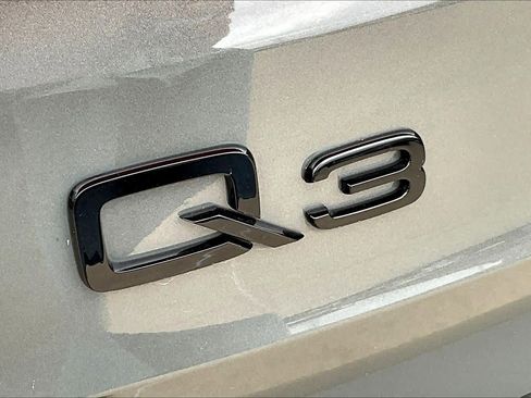 Used 2025 Audi Q3 2.0T Premium w/ Convenience Package AWD/4WD image 31