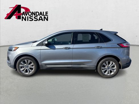 Used 2022 Ford Edge Titanium image 3