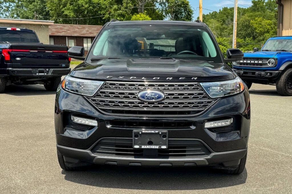 Used 2023 Ford Explorer XLT w/ Equipment Group 202A AWD/4WD image 8