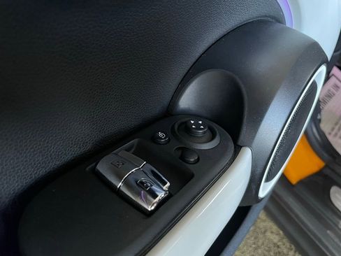 Used 2018 MINI Cooper 2-Door Hardtop image 30