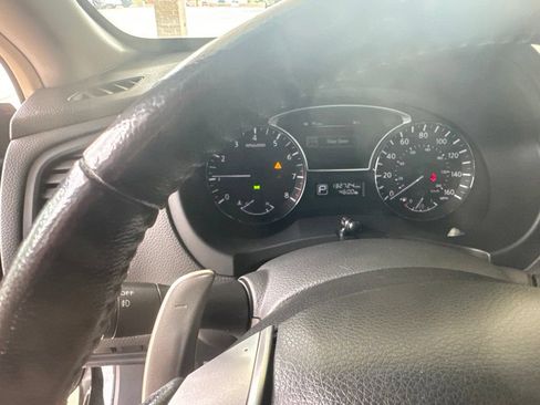 Used 2013 Nissan Altima 3.5 SL FWD image 10