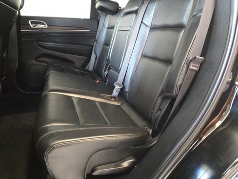 Used 2020 Jeep Grand Cherokee Limited AWD/4WD image 16