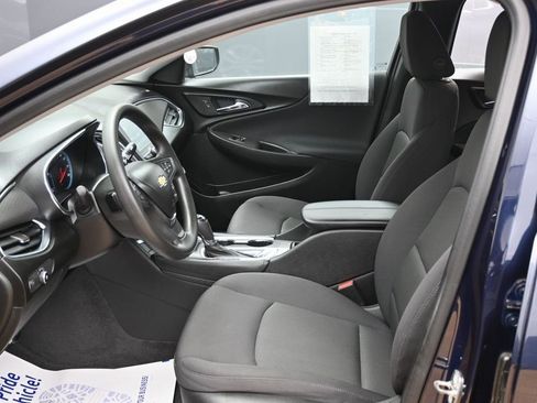 Used 2018 Chevrolet Malibu LT image 17