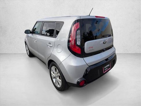 Used 2016 Kia Soul + FWD image 8