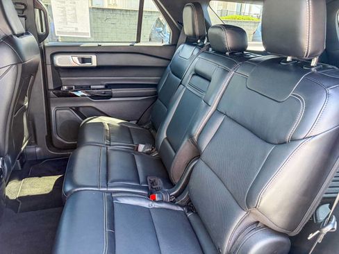 Used 2022 Ford Explorer ST w/ Equipment Group 401A AWD/4WD image 18