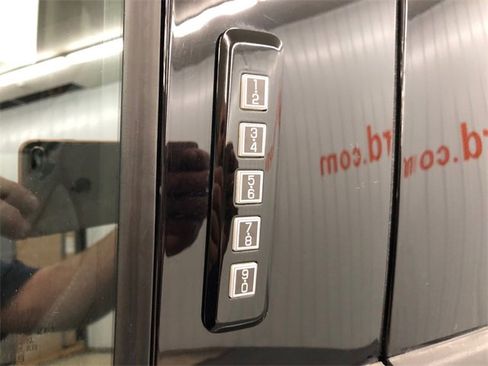 Used 2022 Ford F150 XLT w/ Equipment Group 302A High image 12