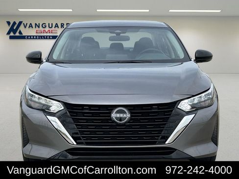Used 2025 Nissan Sentra SR FWD image 2