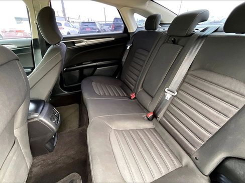 Used 2019 Ford Fusion SE image 19
