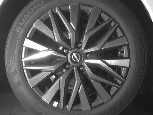 Used 2025 Nissan Altima 2.5 SV FWD image 18