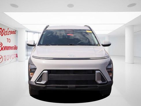 Used 2025 Hyundai Kona SEL FWD image 4