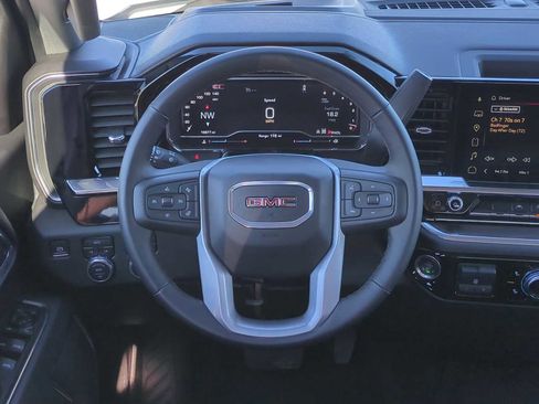 Used 2025 GMC Sierra 1500 SLT image 11