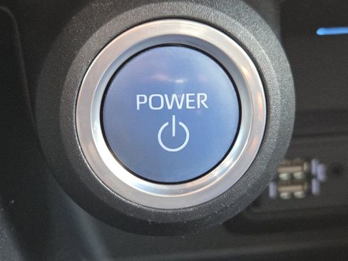 Used 2021 Toyota Venza LE AWD/4WD image 33