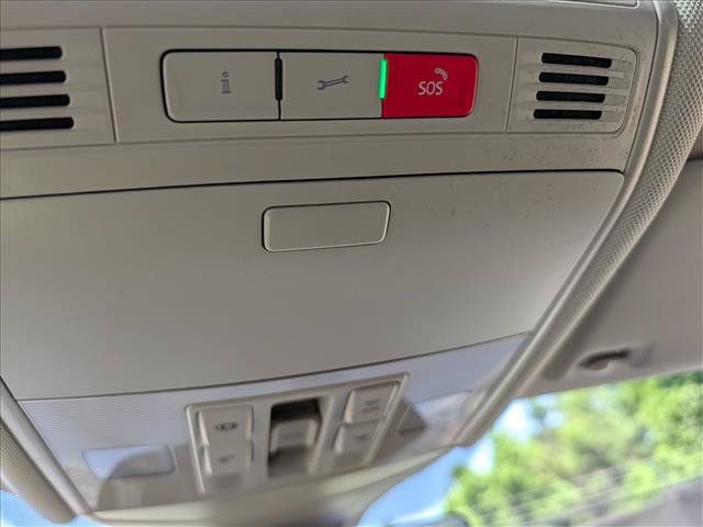 Certified 2023 Volkswagen Jetta SE w/ Panoramic Sunroof Package FWD image 36