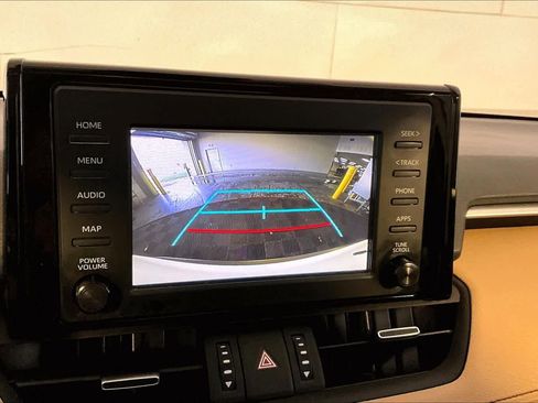 Used 2019 Toyota RAV4 XLE Premium AWD/4WD image 29