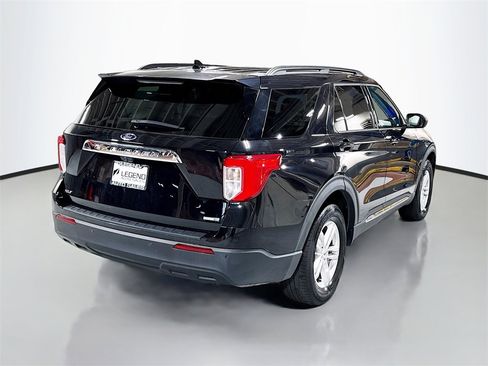 Used 2020 Ford Explorer XLT image 7