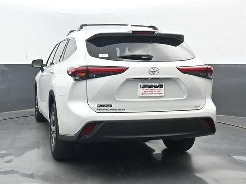 Used 2022 Toyota Highlander XLE image 22