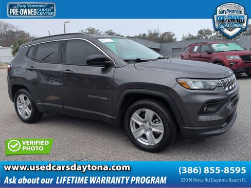 Used 2022 Jeep Compass Latitude image 1