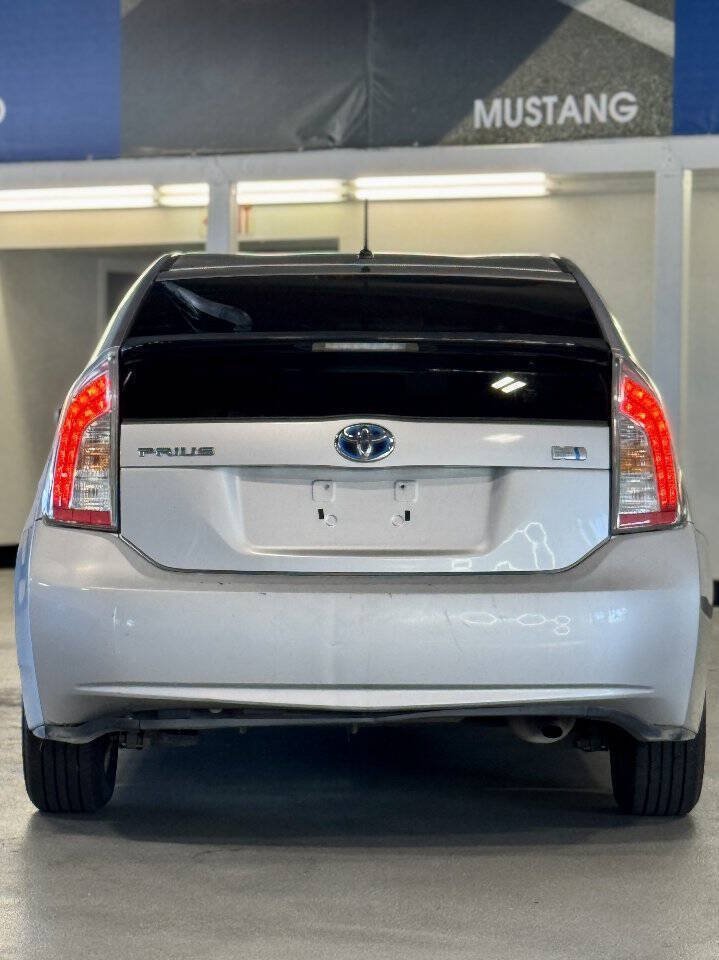 Used 2014 Toyota Prius Two FWD image 13
