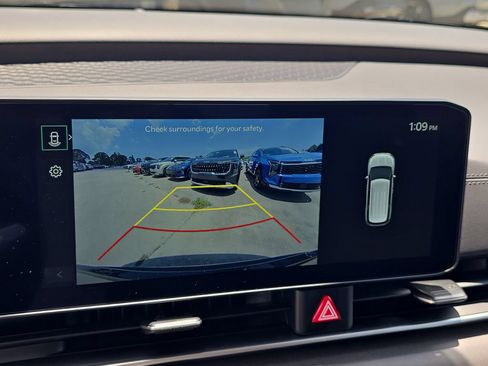 New 2026 Kia Carnival EX FWD image 24