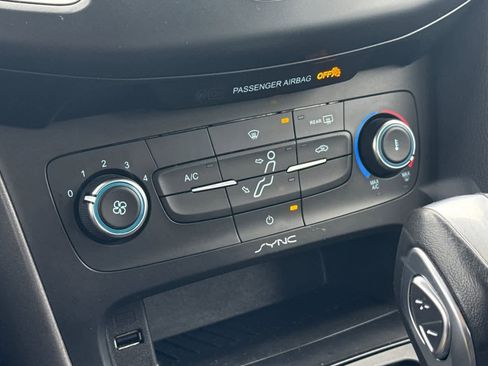 Used 2015 Ford Focus SE w/ Equipment Group 201A image 20