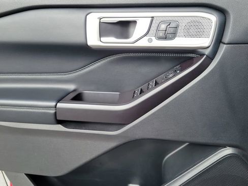 Used 2020 Ford Explorer Limited w/ Class III Trailer Tow Package image 7