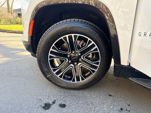 New 2026 Jeep Grand Wagoneer L 4WD image 29