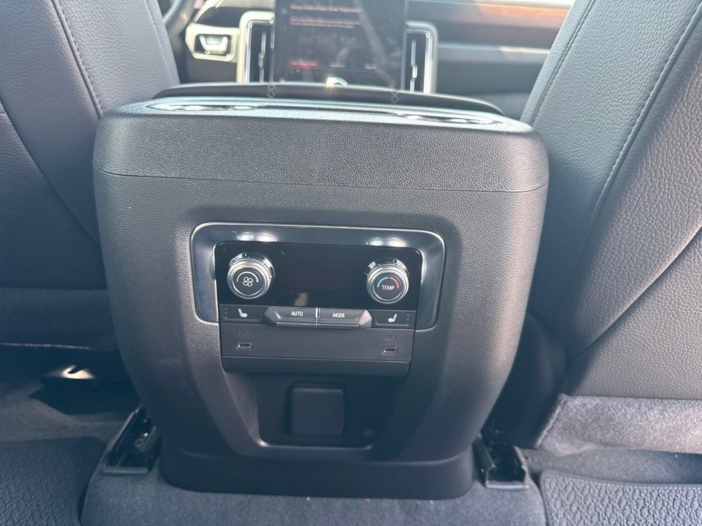 New 2026 GMC Yukon Denali w/ Sun & Power Step Package AWD/4WD image 26