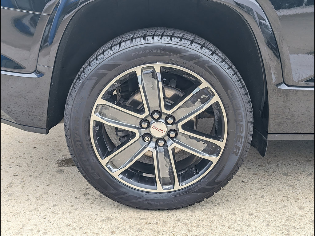 Used 2017 GMC Acadia Denali w/ Technology Package FWD image 16