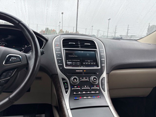 Used 2016 Lincoln MKX Reserve w/ Technology Package AWD/4WD image 19