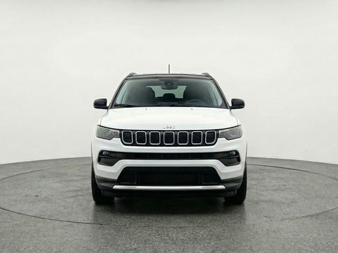 Used 2025 Jeep Compass Limited AWD/4WD image 2