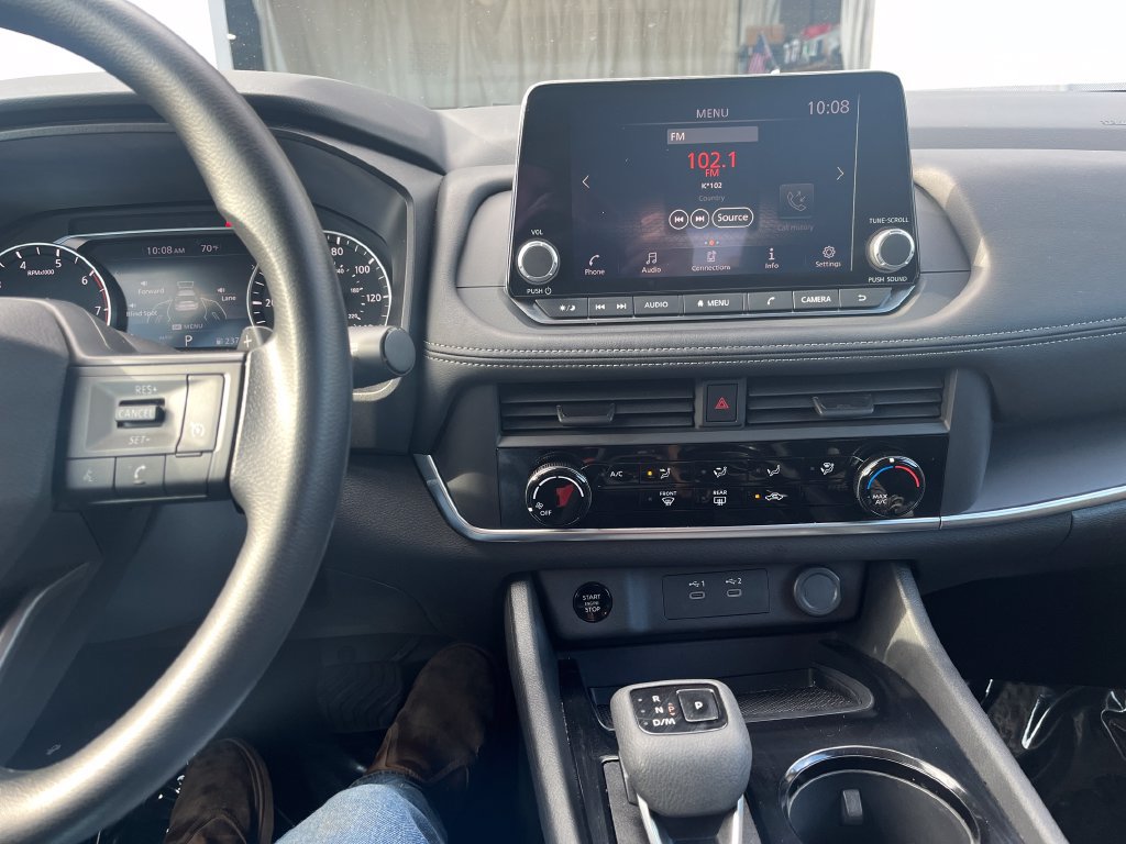 Used 2025 Nissan Rogue S AWD/4WD image 18